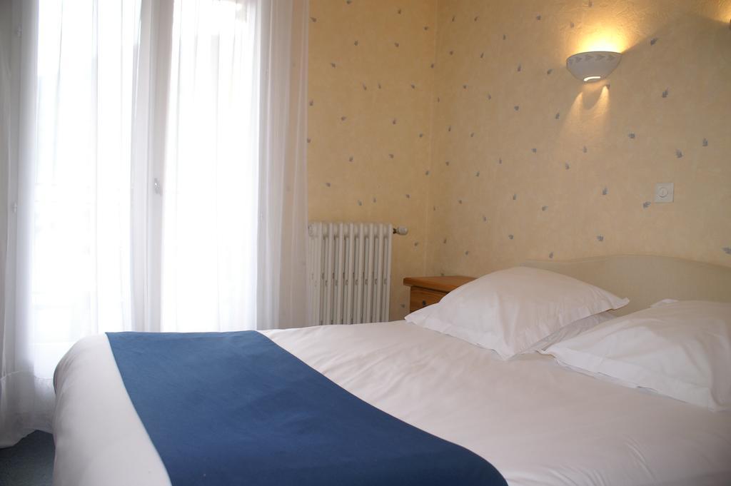Hotel Celeste Bagnères-de-Luchon Δωμάτιο φωτογραφία
