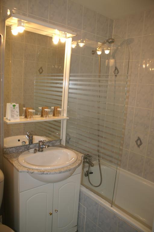 Hotel Celeste Bagnères-de-Luchon Εξωτερικό φωτογραφία