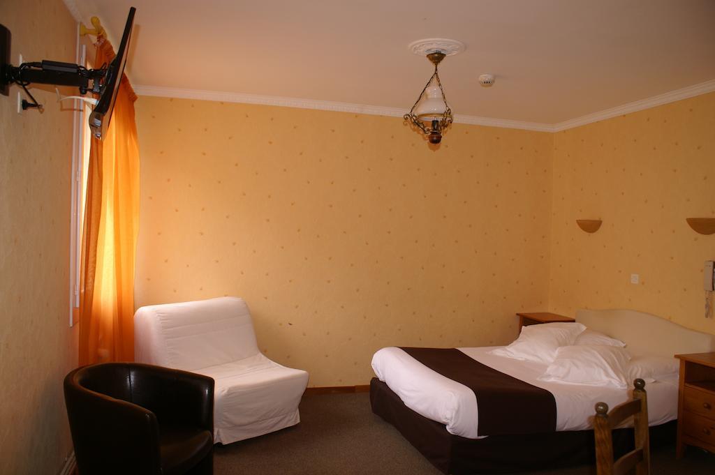 Hotel Celeste Bagnères-de-Luchon Δωμάτιο φωτογραφία